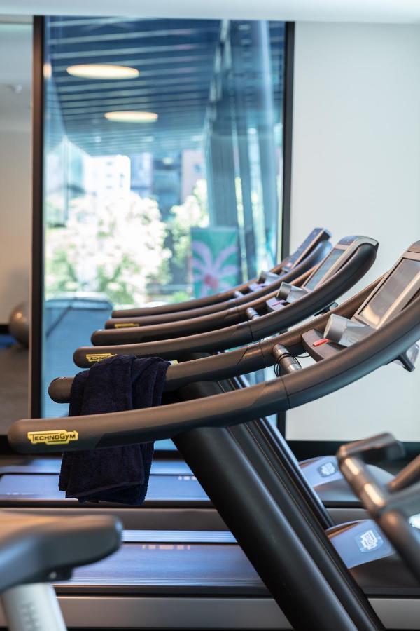 Next Hotel Melbourne, Curio Collection By Hilton Exteriör bild The gym at the hotel