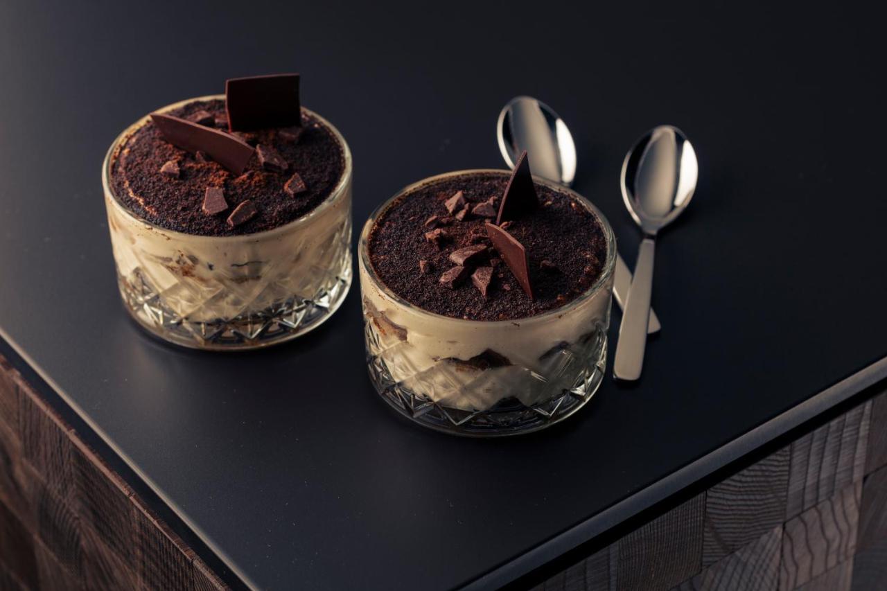 Next Hotel Melbourne, Curio Collection By Hilton Exteriör bild Chocolate pudding