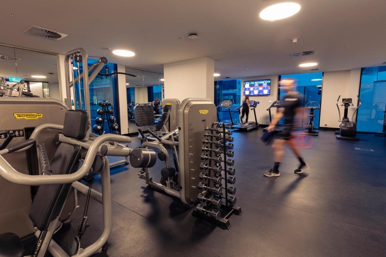 Next Hotel Melbourne, Curio Collection By Hilton Exteriör bild The gym at the hotel