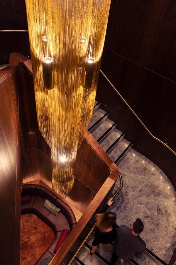 Next Hotel Melbourne, Curio Collection By Hilton Exteriör bild The staircase
