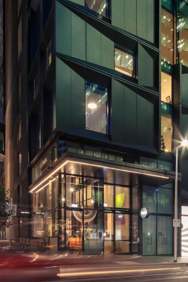 Next Hotel Melbourne, Curio Collection By Hilton Exteriör bild The entrance to the hotel