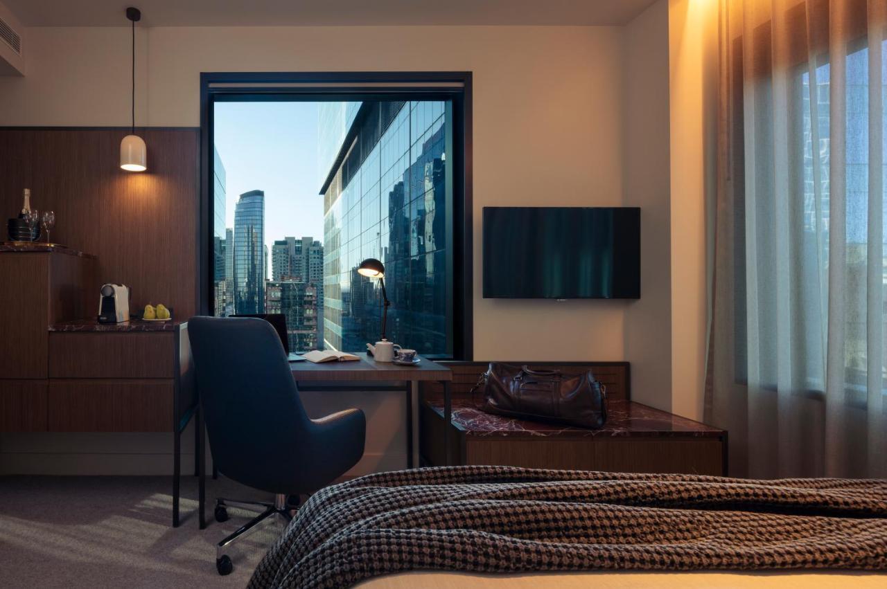 Next Hotel Melbourne, Curio Collection By Hilton Exteriör bild A room at the hotel