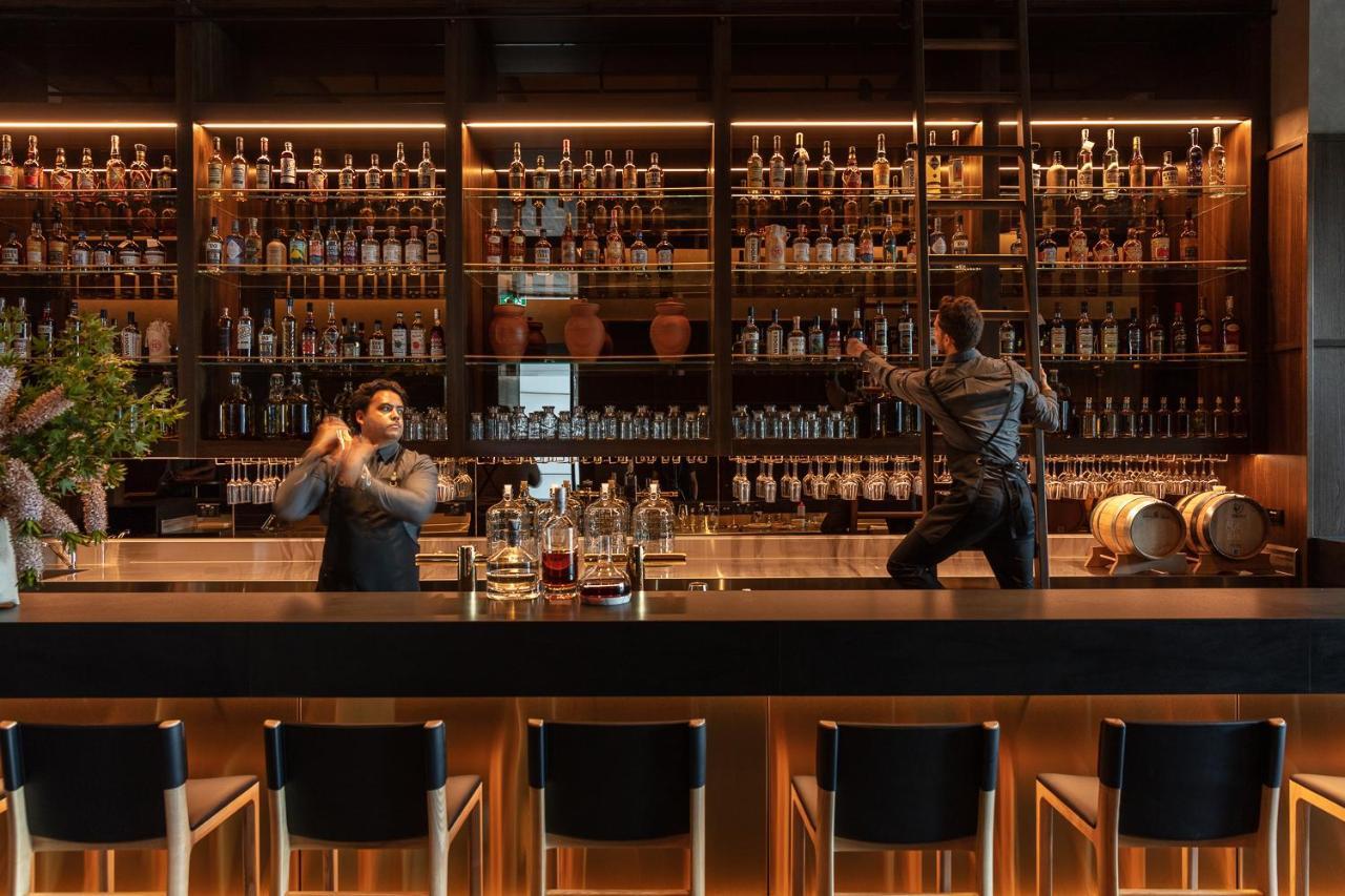 Next Hotel Melbourne, Curio Collection By Hilton Exteriör bild The Bar